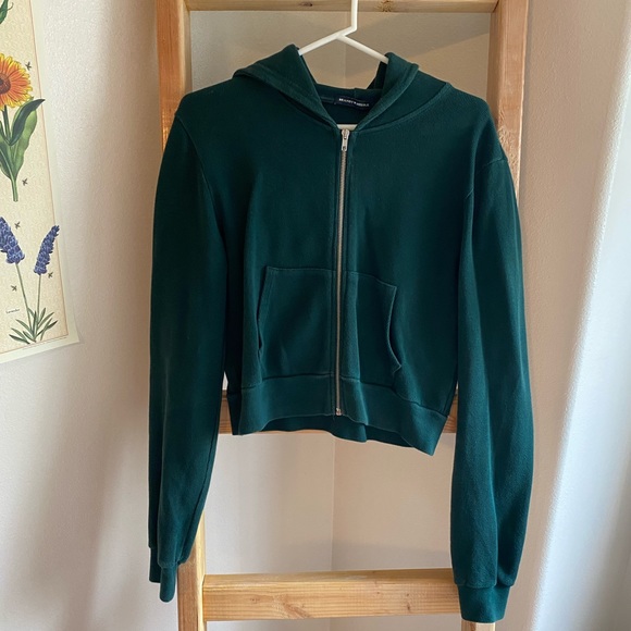 Brandy Melville Jackets & Blazers - Brandy Melville cropped zip-up jacket in green